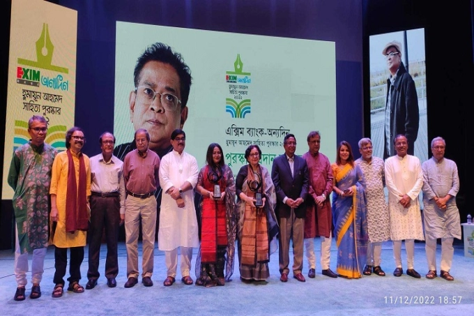 সৃষ্টিকর্মে মন্ত্রমুগ্ধ করেছেন হুমায়ূন আহমেদ