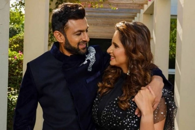 সানিয়া মির্জাকে জন্মদিনের শুভেচ্ছা জানালেন শোয়েব