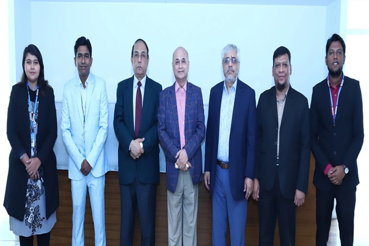ডিএসই পরিদর্শন করেছে সিএমএসএফ প্রতিনিধি দল