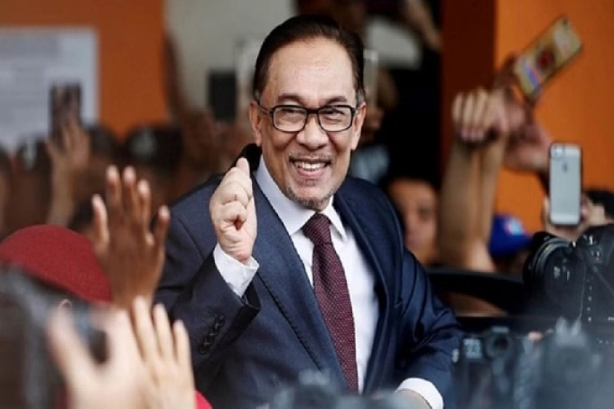 মালয়েশিয়ার প্রধানমন্ত্রী হলেন আনোয়ার ইব্রাহিম