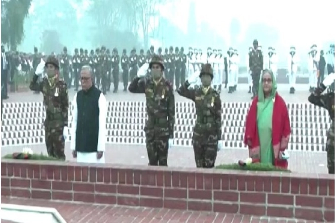জাতীয় স্মৃতিসৌধে রাষ্ট্রপতি ও প্রধানমন্ত্রীর শ্রদ্ধা