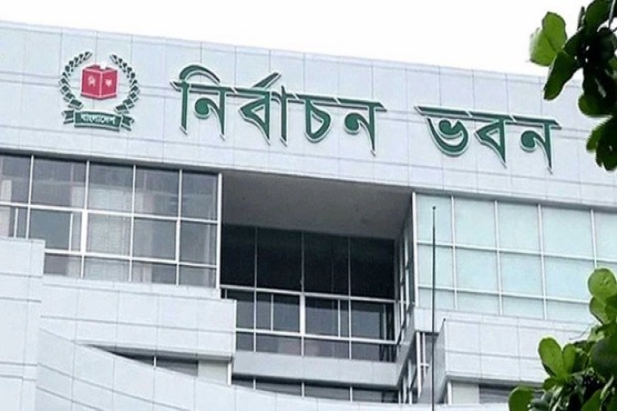 ইসি প্রার্থীর হলফনামা-বাছাইয়ের দায়িত্ব এড়িয়ে চলছে