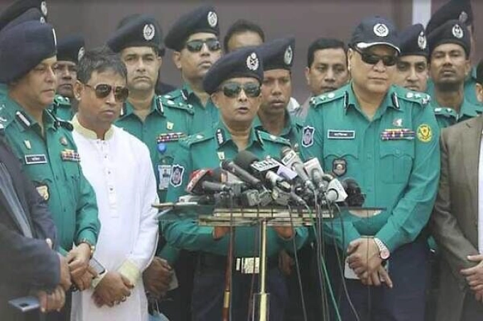 প্রধানমন্ত্রীর জীবন সবচেয়ে বেশি ঝুঁকিতে থাকে: ডিএমপি কমিশনার