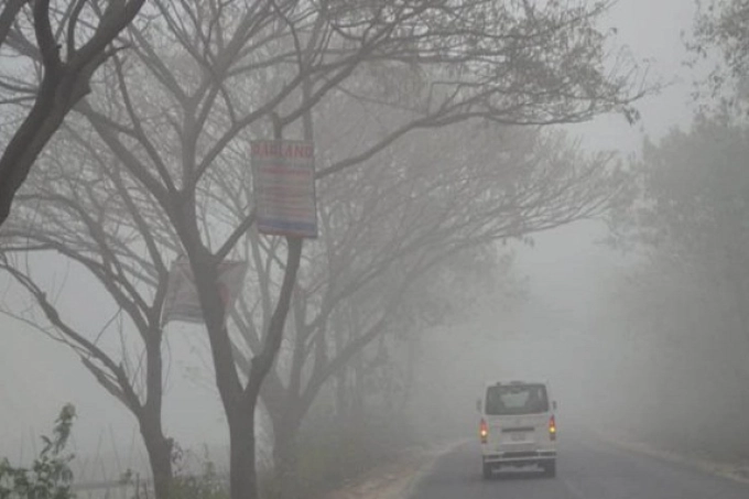 কুয়াশার কারণে সারাদেশে কনকনে শীত