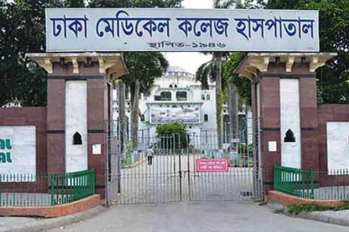 কুকুরকে বাঁচাতে গিয়ে প্রাণ হারালেন মোটরসাইকেলচালক