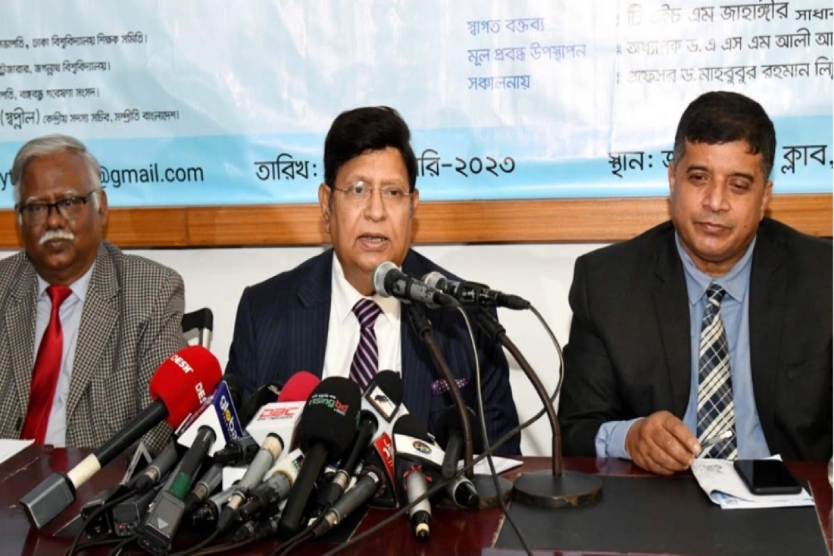 বাংলাদেশের রাজনীতি নিয়ে অন্যদের বাড়াবাড়ি করার সুযোগ নেই