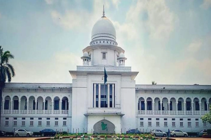 ফ্লাইওভারের দেয়াল লিখন-পোস্টার অপসারণে নির্দেশ হাইকোর্টের
