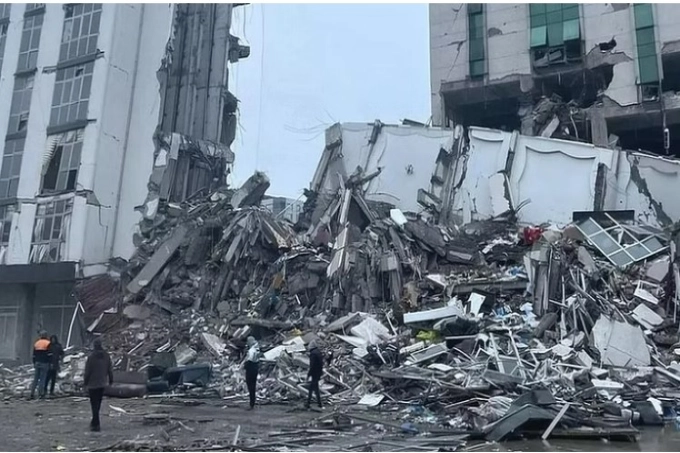 ভূমিকম্পে ১৫ হাজার ছাড়াল প্রাণহানি
