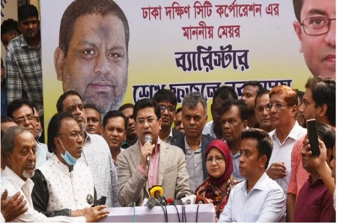 বর্ষায় ১৫ মিনিটেই পানি অপসারণ, দাবি মেয়র তাপসের