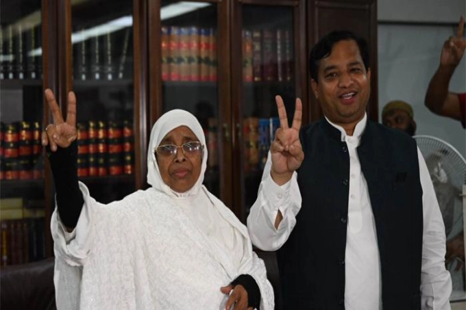 জাহাঙ্গীরকে নিয়ে প্রধানমন্ত্রীর কাছে যাবেন জায়েদা