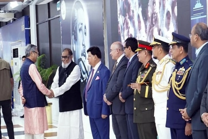 হজ পালন শেষে দেশে ফিরেছেন রাষ্ট্রপতি