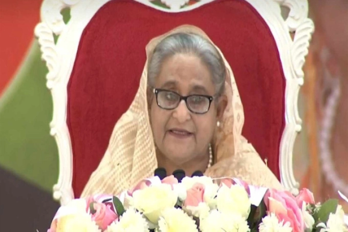 অর্থ ধার নিই, হাত পাতি না : প্রধানমন্ত্রী