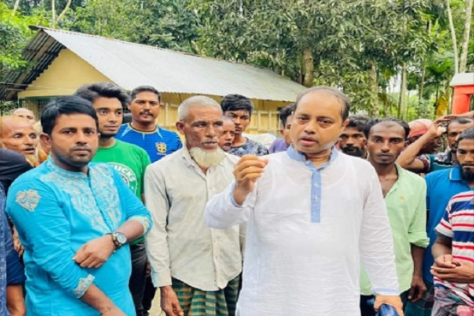 অসহায় হতদরিদ্রদের পাশে বিশিষ্ট ব্যবসায়ী আসলাম সেরনিয়াবাত