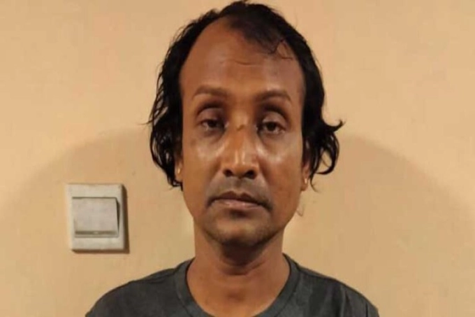 বিনামূল্যে চিকিৎসা নিয়ে ডাক্তারেরই মোবাইল চুরি!