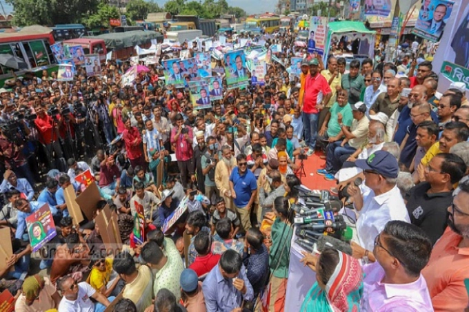 ঢাকায় বিএনপির পদযাত্রায় ‘ছাত্রলীগের’ হামলার অভিযোগ