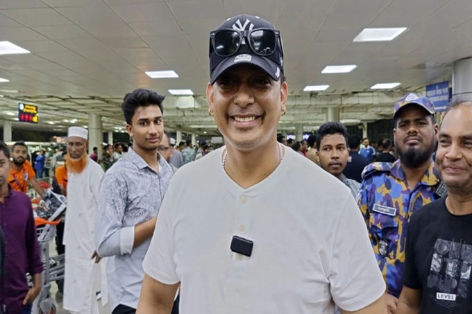 যুক্তরাষ্ট্র থেকে দেশে ফিরে যা বললেন জায়েদ খান