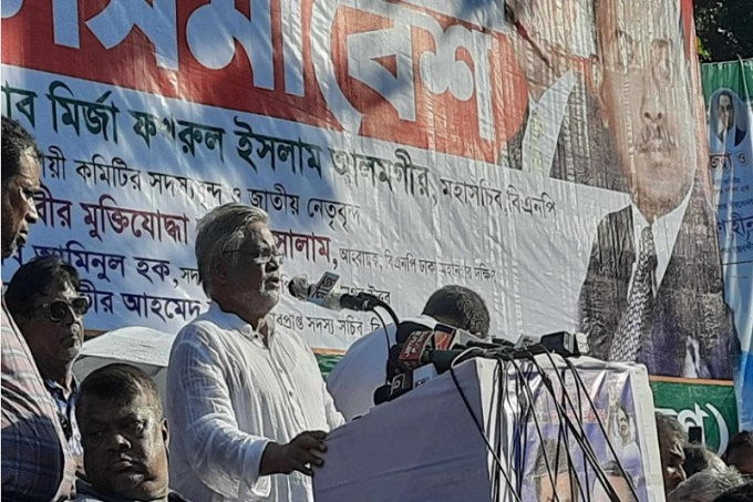 আন্দোলনে কারও মৃত্যু হলে প্রধান আসামি হবেন শেখ হাসিনা: আমান