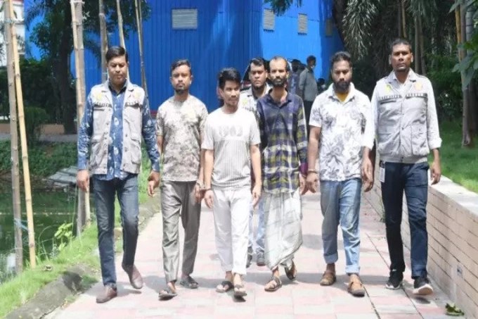 দুদকের ওয়েবসাইট থেকে তথ্য নিয়ে কোটি কোটি টাকা আত্মসাৎ, অবশেষে ধরা