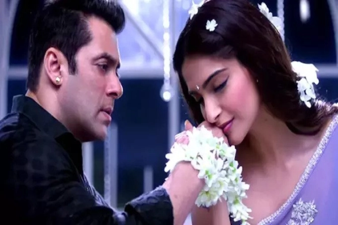 বলিউডের যেসব নায়িকাদের ভোগ করে দূরে ঠেলে দিয়েছেন সালমান
