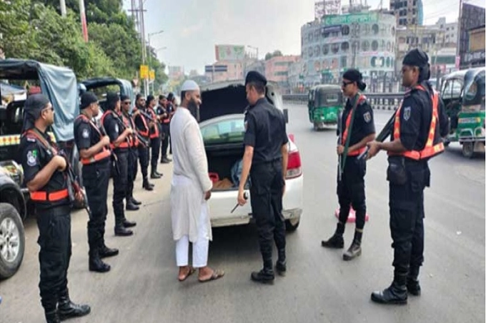 রাজধানীর প্রবেশমুখে আইনশৃঙ্খলা বাহিনীর তল্লাশি