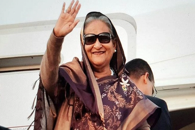 দেশে ফিরেছেন প্রধানমন্ত্রী