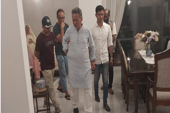 বিএনপি নেতা আমীর খসরু আটক