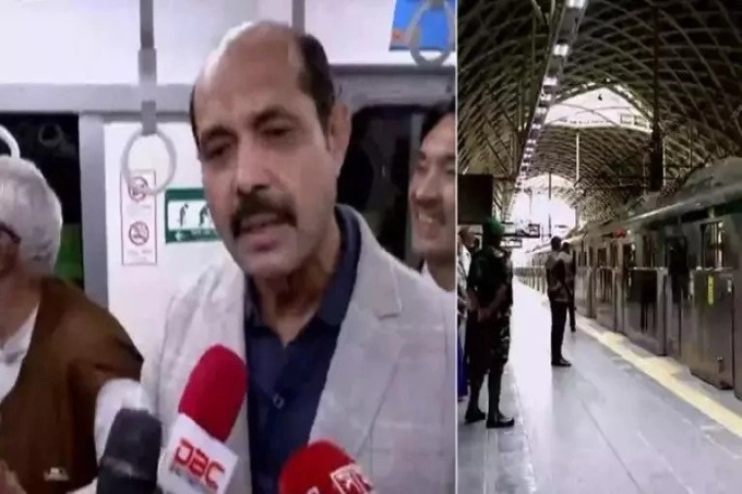 মেট্রোতে গান গাইলেন মেয়র আতিক
