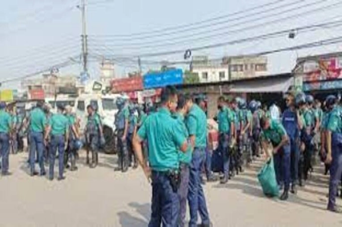ঢাকার নিরাপত্তায় ২০ হাজার পুলিশ