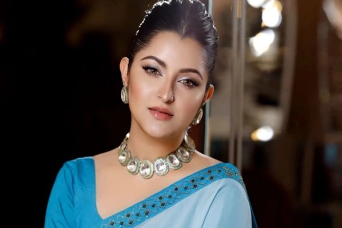 নতুন যে চমক দিলেন পরীমনি