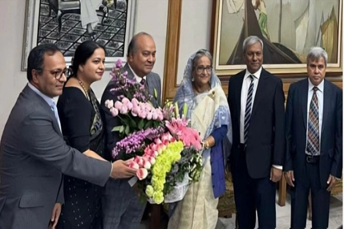 প্রধানমন্ত্রীকে শেয়ারবাজার নিয়ন্ত্রক সংস্থার অভিনন্দন