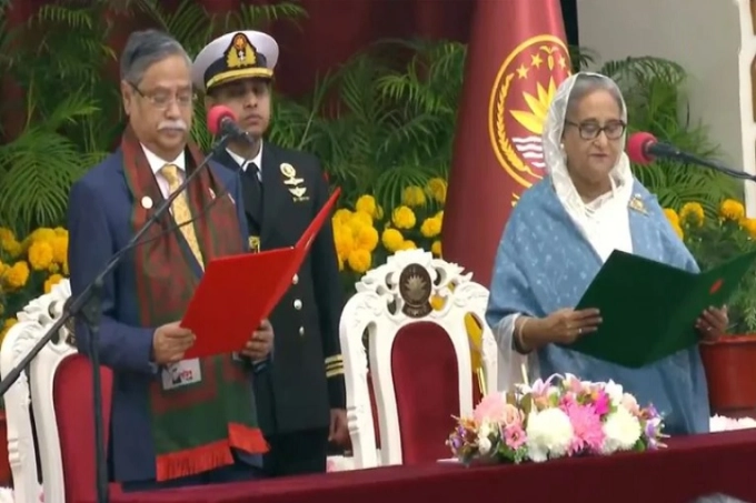 পঞ্চমবার প্রধানমন্ত্রী হিসেবে শপথ নিলেন শেখ হাসিনা