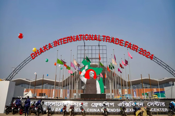 বাণিজ্য মেলায় যাতায়াতে সুখবর