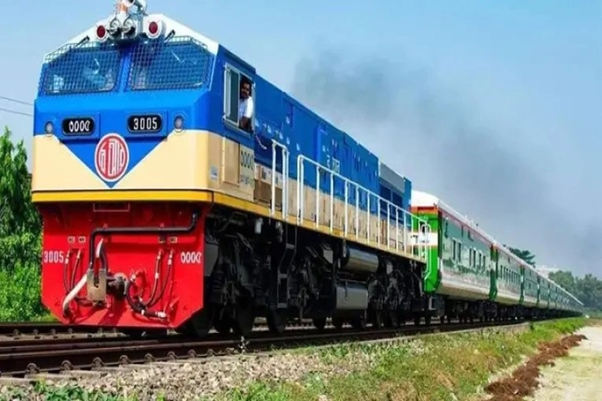 সাপ্তাহিক বন্ধের দিনও চলবে দুই ট্রেন