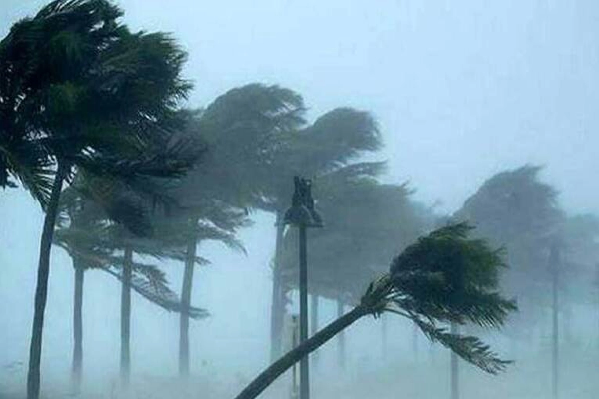 দুপুরের মধ্যেই ৬০ কিলোমিটার বেগে ঝড়ের আভাস