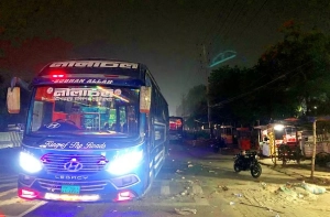 মধ্যস্থতার নামে চাঁদাবাজিঃ জাবিতে বাস ছাড়ে গোপন ভূমিকা কার?